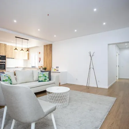 Luxury Picadeiro Iii By Rent4all Apartment Figueira da Foz