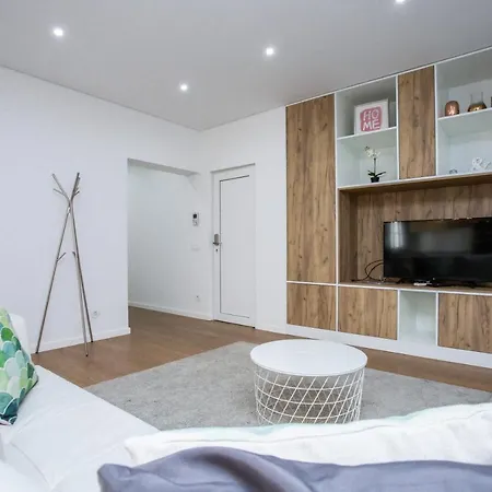 Luxury Picadeiro Iii By Rent4all Apartment Figueira da Foz