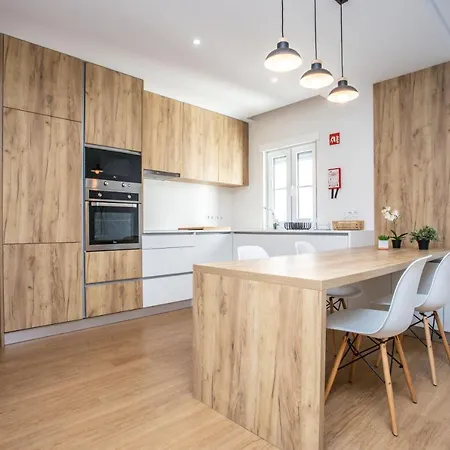 Apartment Luxury Picadeiro Iii By Rent4all