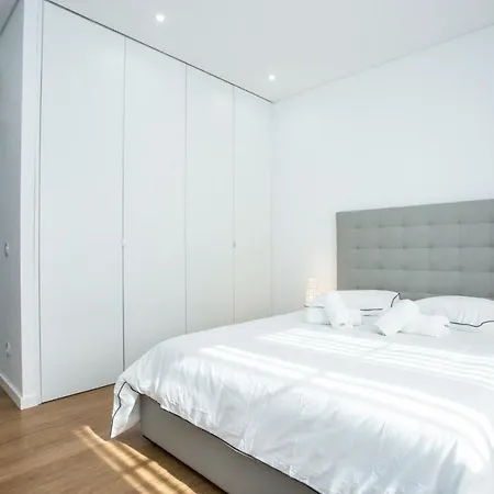 Luxury Picadeiro Iii By Rent4all Apartment *